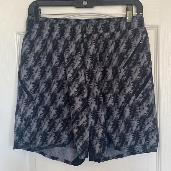 Lululemon Surge Short * 5" - Picture 3 of 5